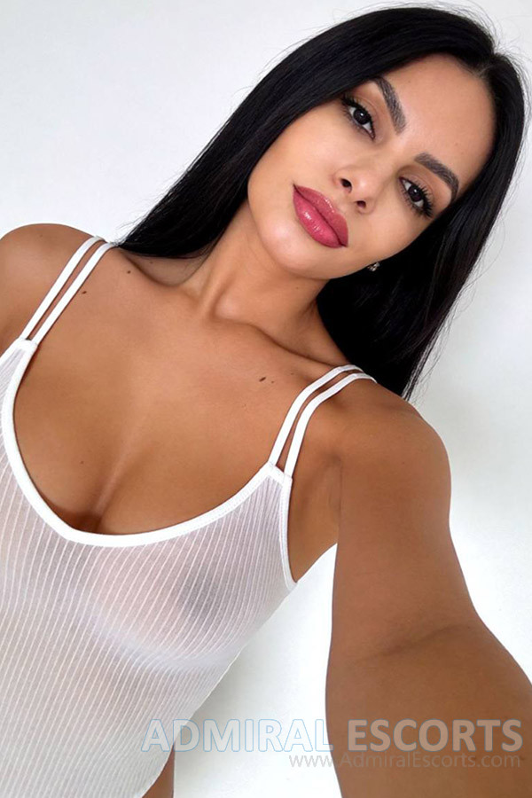 Genuine Boobs London Escort Delmar