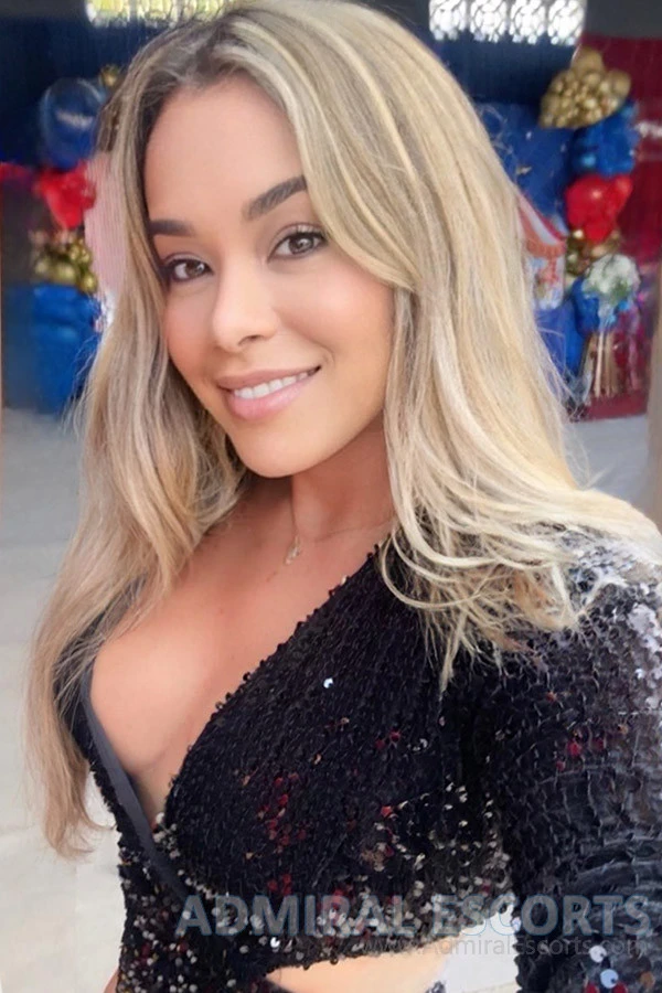 Dwarf London Escort Salvadora