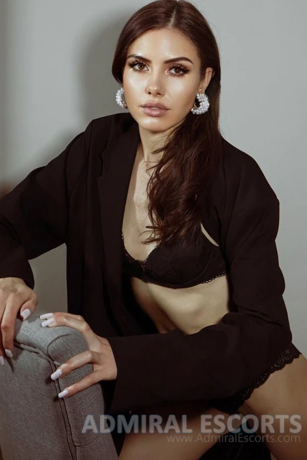 Take Cash London Escort Navi 34A