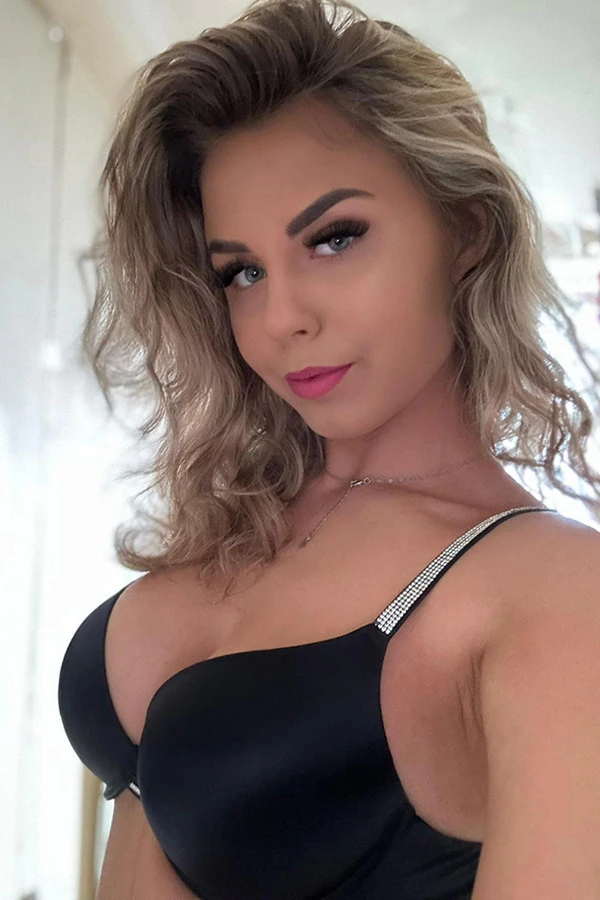 Young Busty A Level Party London Escort Bella 34C