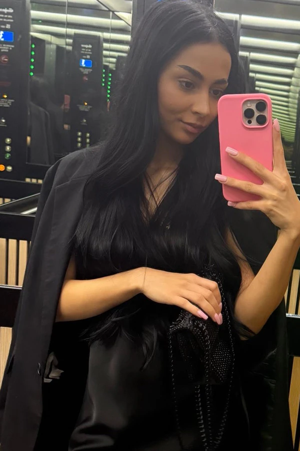 Young Green Park Escort