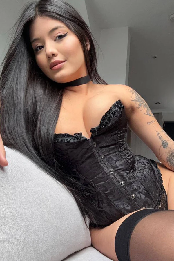 Tattoo London Escort Napoo