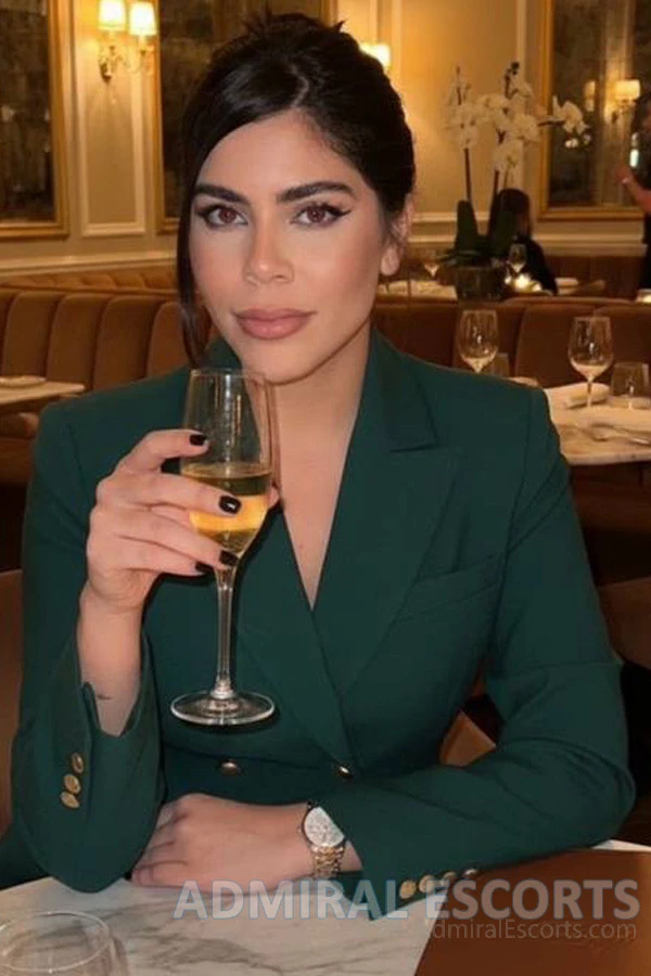 Beautiful London Escort Belluna