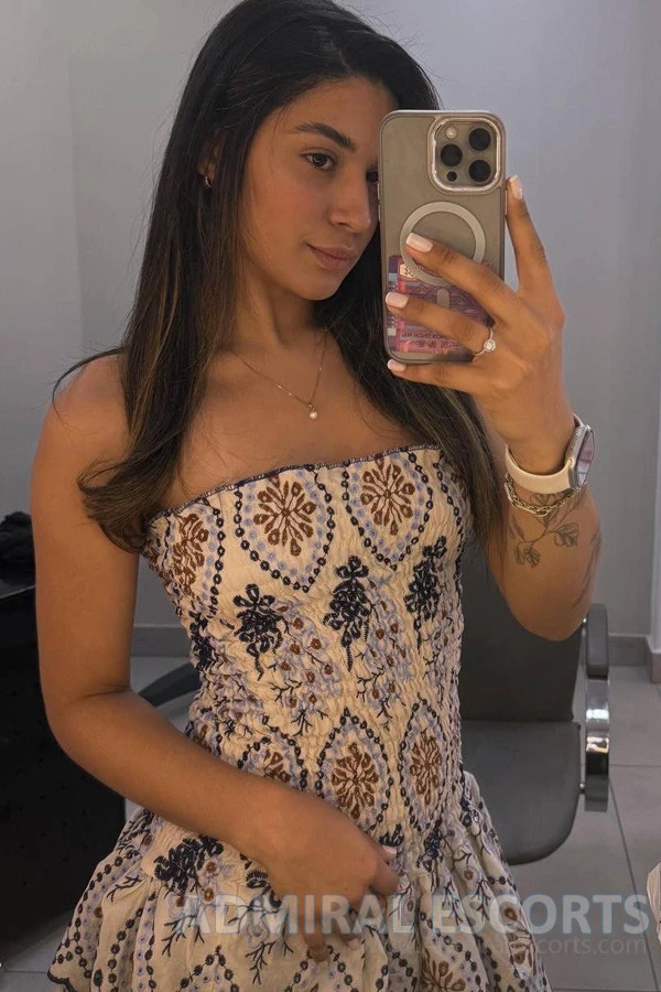 Incall London Escort Ampala