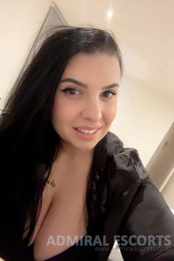 Busty SSBBW London Escort Amy