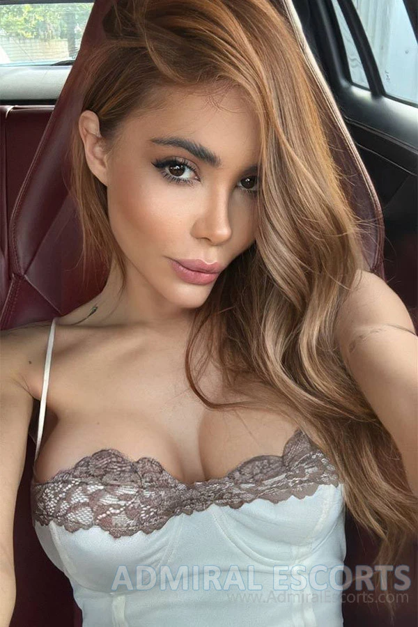 Bumpy Boobs London Escort Ganimee