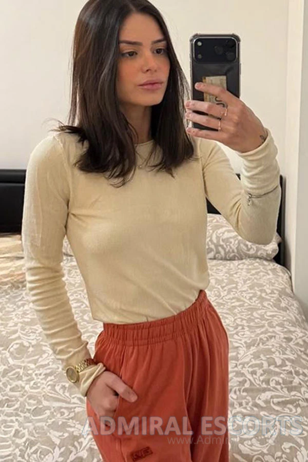 Slender London Escort Miabella